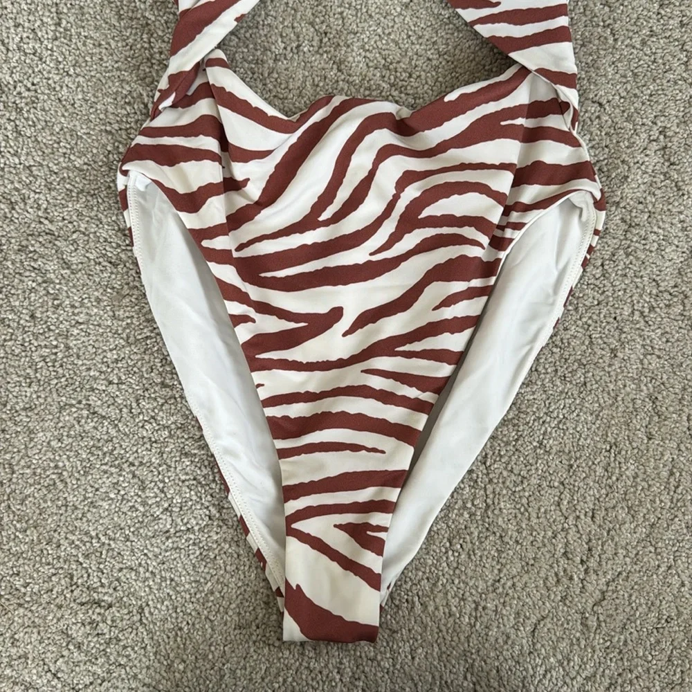 VERONICA BEARD Cream Brown Tiger Pront Cut Out One Piece Swimsuit S